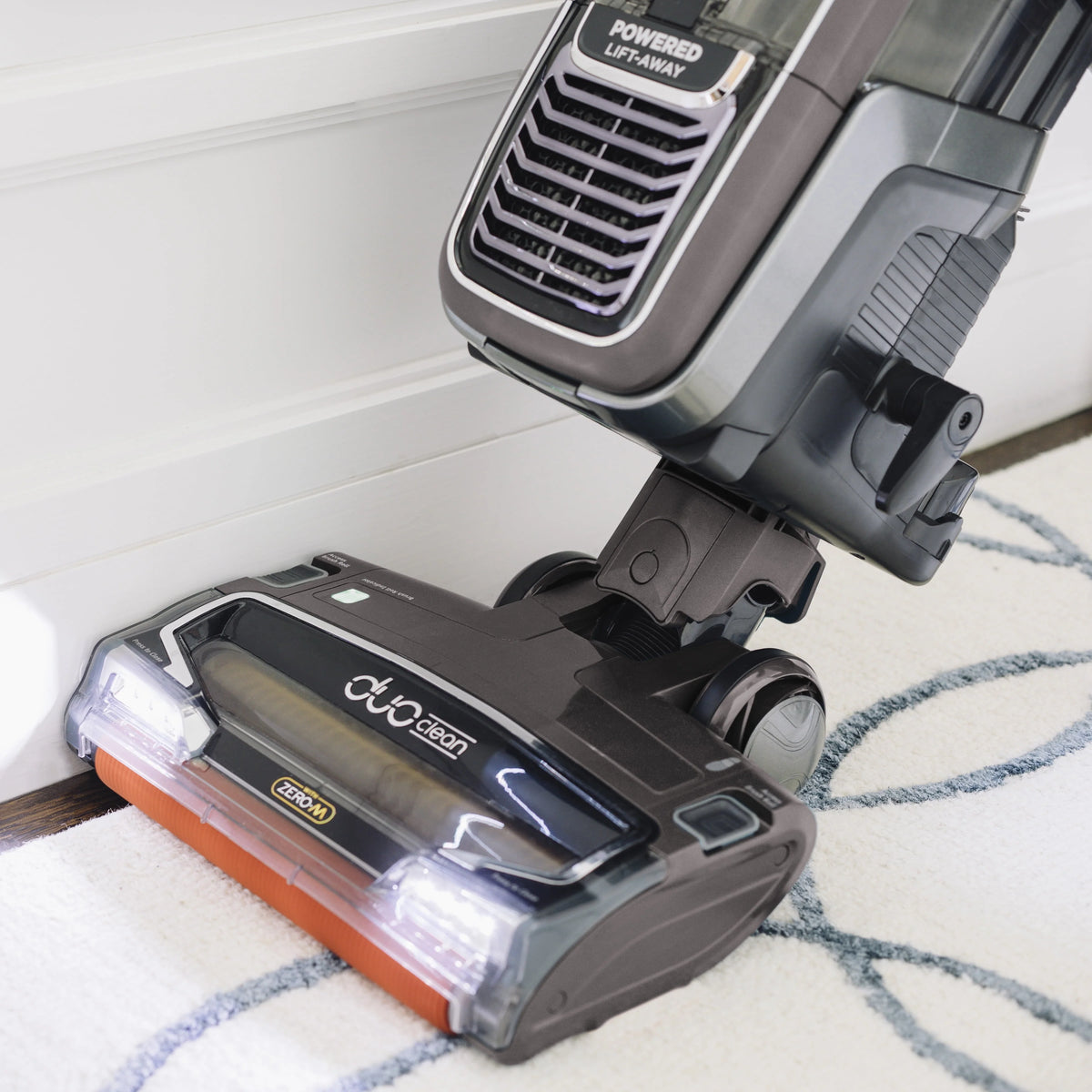 Powered Lift-Away Upright Vacuum with DuoClean Self-Cleaning O1986