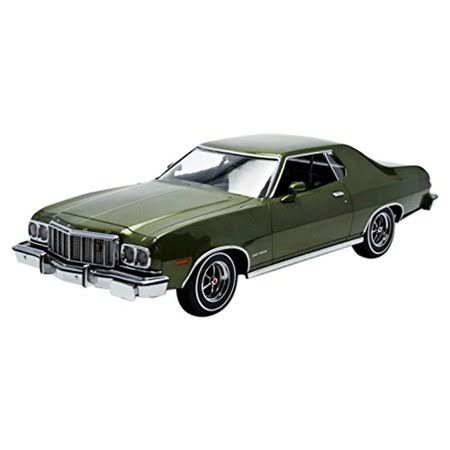 1976 Ford Gran Torino Metallic Vehicle 1:18 Scale Dark Green R2567