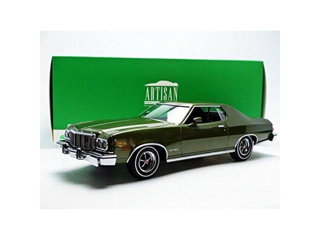1976 Ford Gran Torino Metallic Vehicle 1:18 Scale Dark Green R2567
