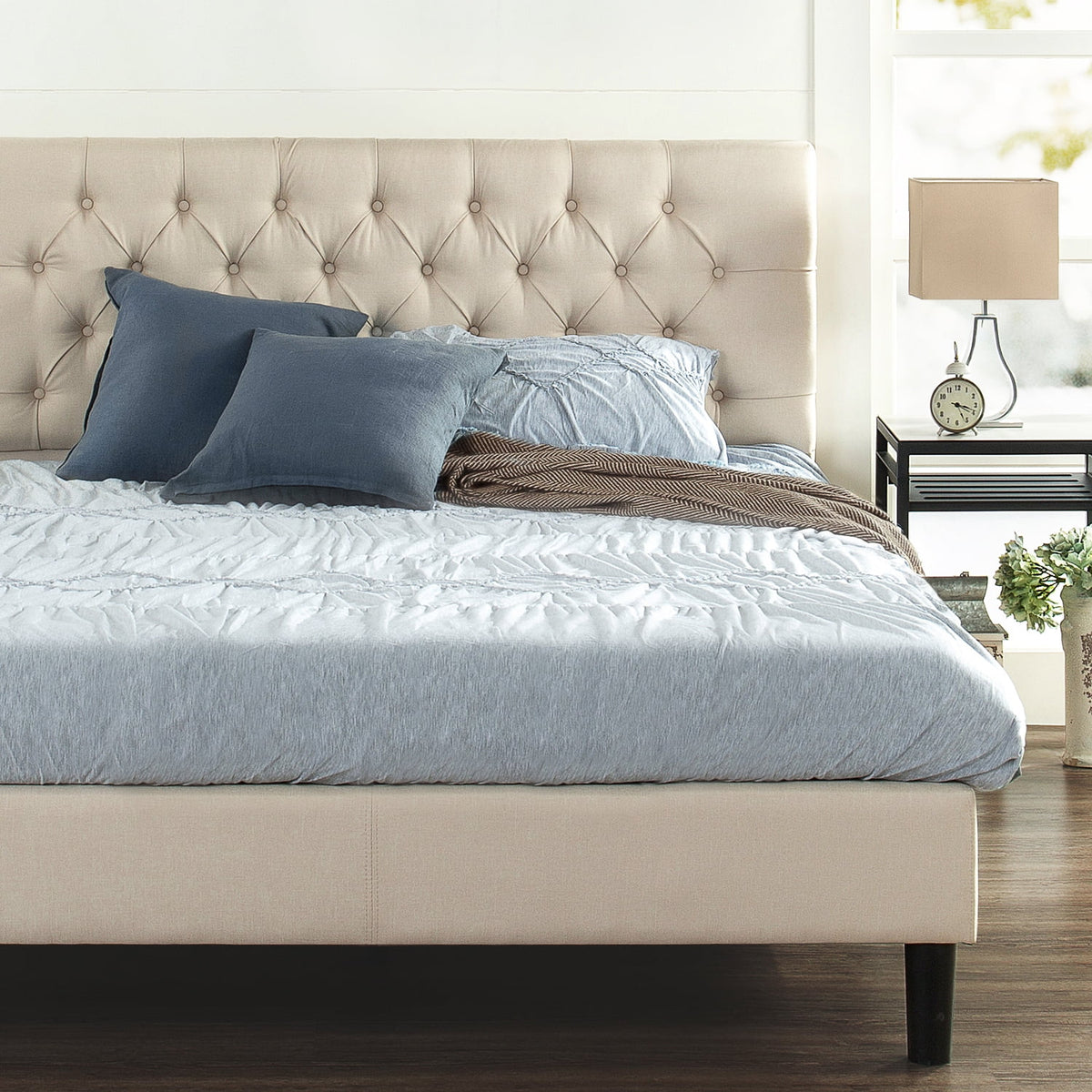 Queen Upholstered Platform Bed Frame E124