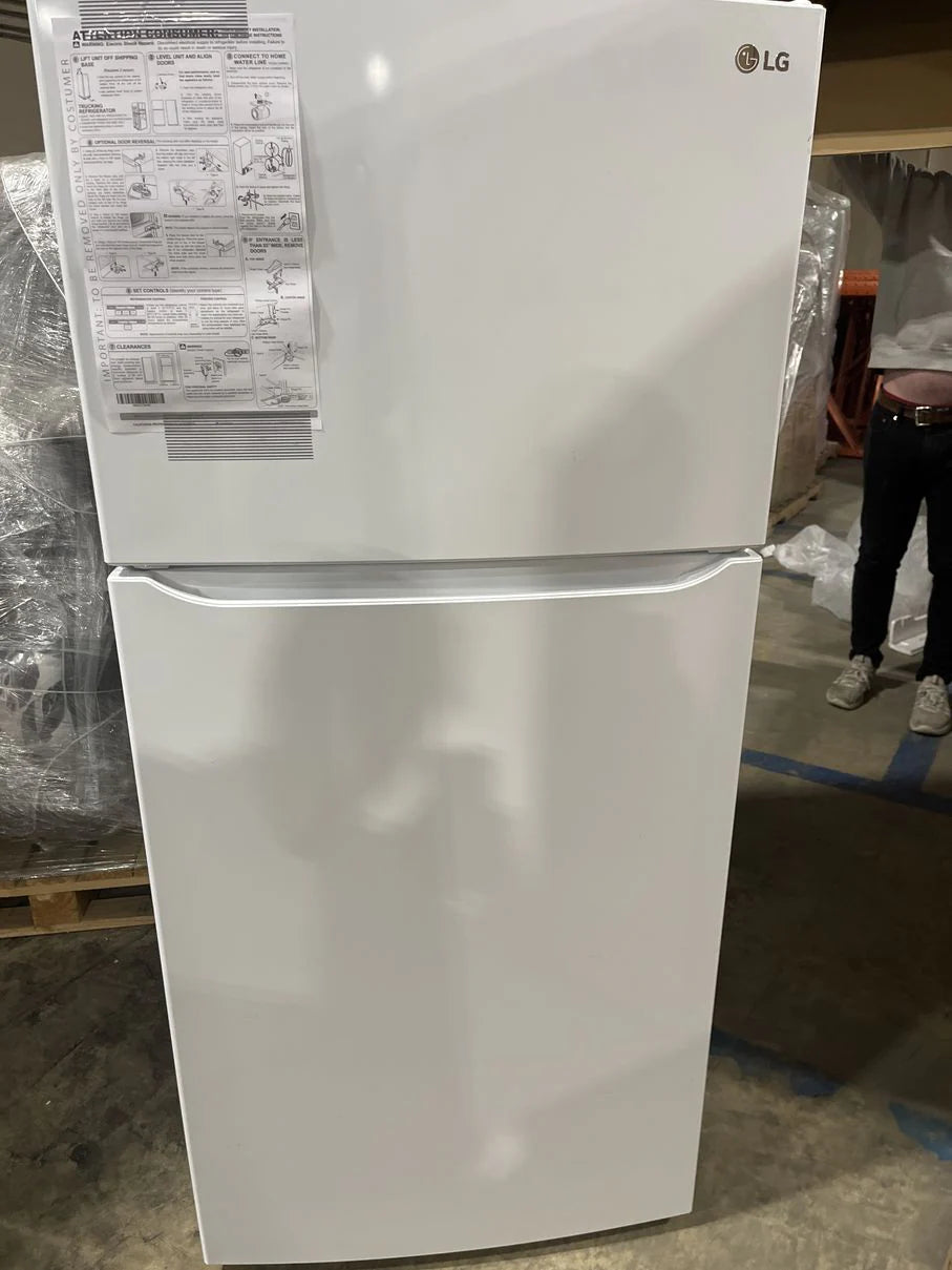 White 20 Cu. Ft. Top Mount Refrigerator D824