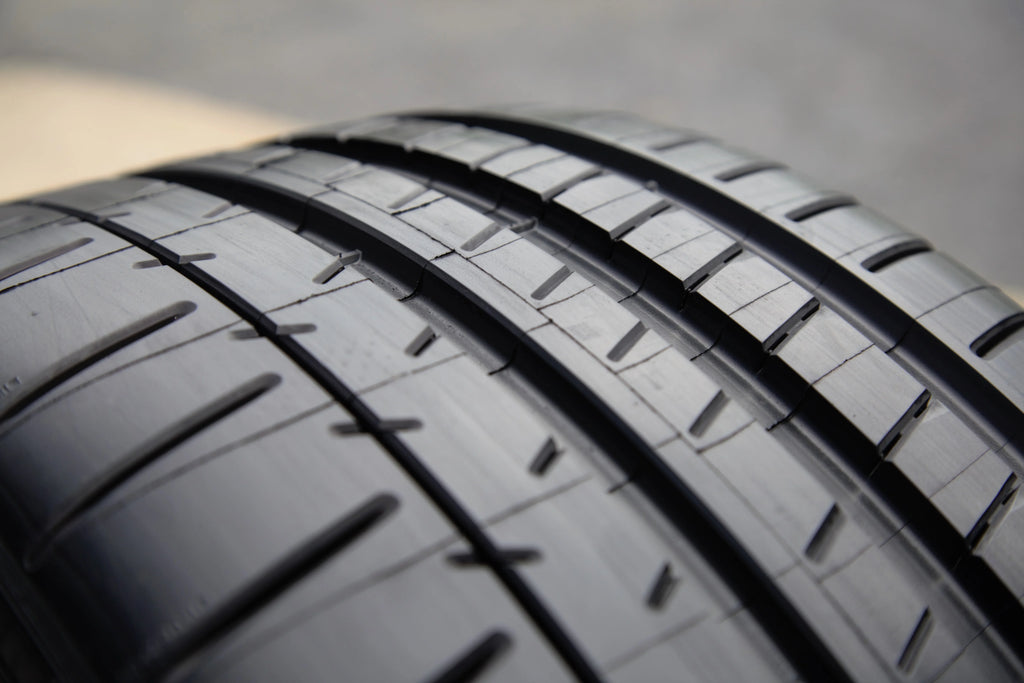 285/35ZR18 (101Y) XL Y26063