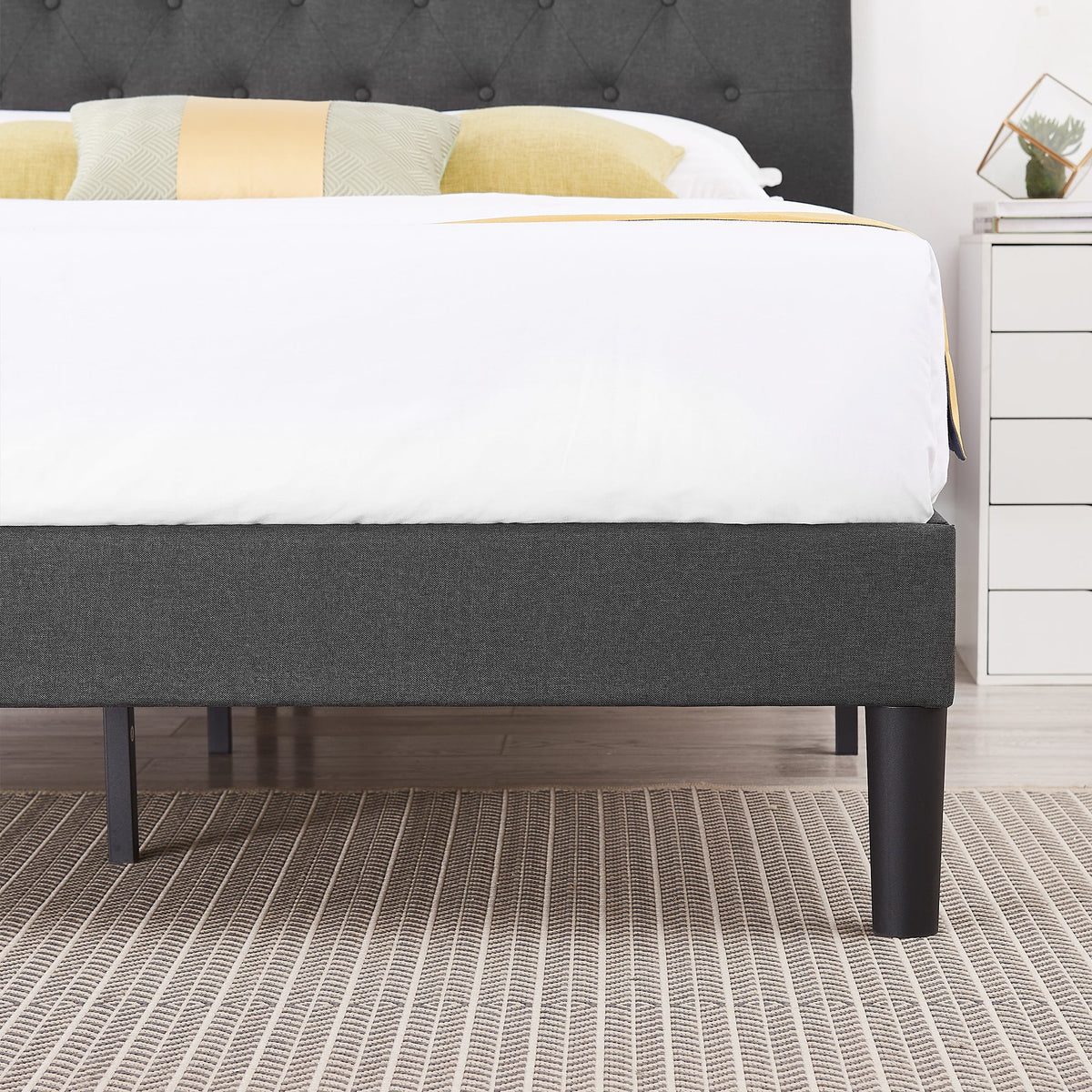 Queen Upholstered Platform Bed Frame with Adjustable Headboard C3063