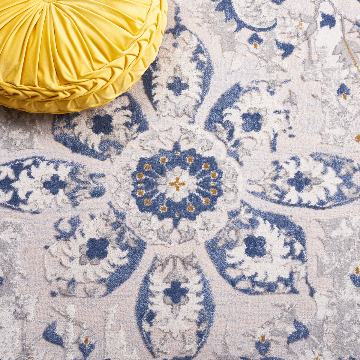 Light Grey Blue Oriental Area Rug 5'5" x 7'7" N535011