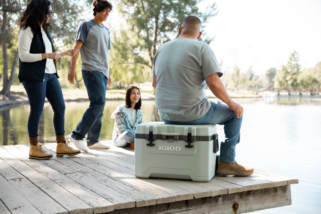 52 QT Wheeled Ice Chest Cooler G684