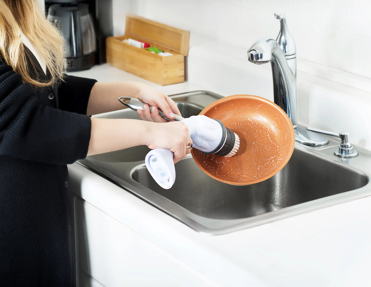 Rechargeable Cordless Power Spin Scrubber with 2 Brush Heads Y578