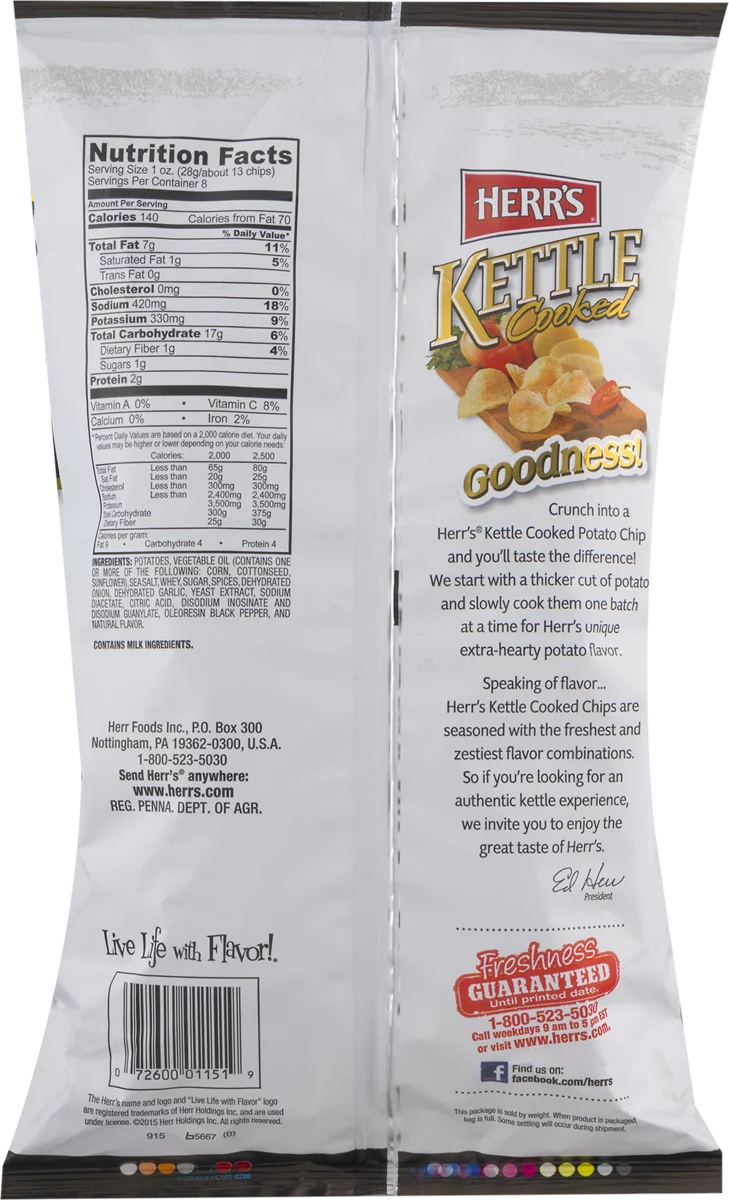 Kettle Cooked Cracked Pepper & Sea Salt Potato Chips 4-Pack 7.5 oz U407895