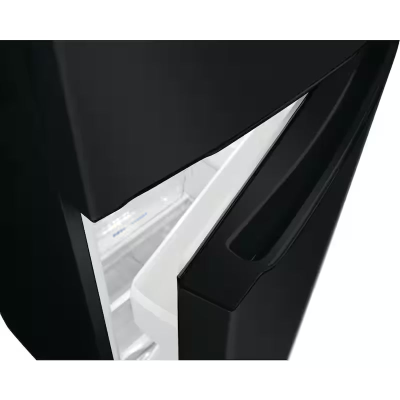 18.3 cu. ft. Black Top Freezer Refrigerator I13238