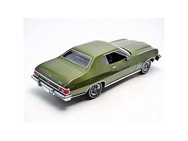 1976 Ford Gran Torino Metallic Vehicle 1:18 Scale Dark Green R2567