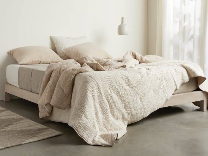 King/Cal King White/Ivory Cotton Quilt G57097