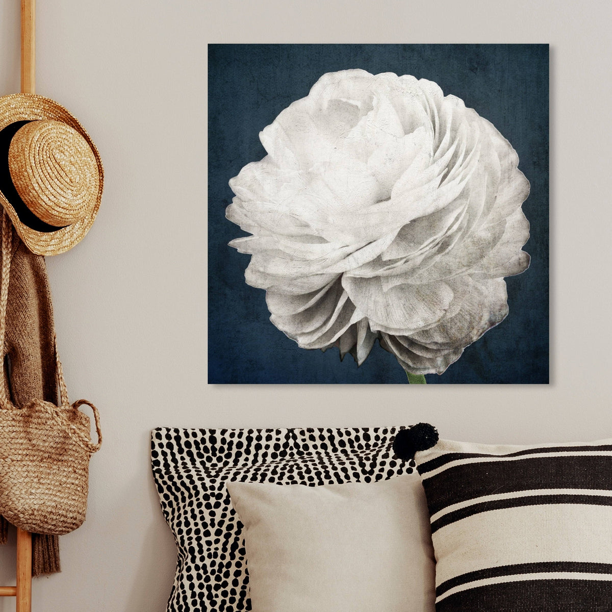 White Floral and Botanical Canvas L10735