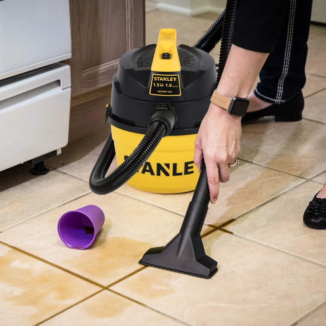 1.5 Peak HP 1 Gallon Portable Wet Dry Vac I28237