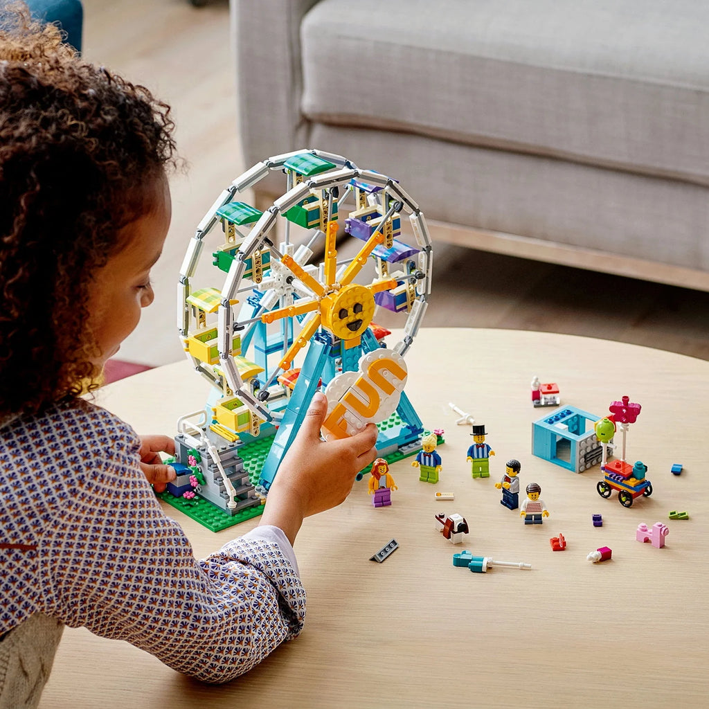 Building Toy with 5 Minifigures 1,002 Pieces Y740243